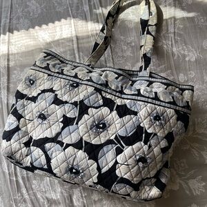 Vera Bradley Poppies Floral Quilted Tote Bag - Black Cream Purse Grandma NWOT